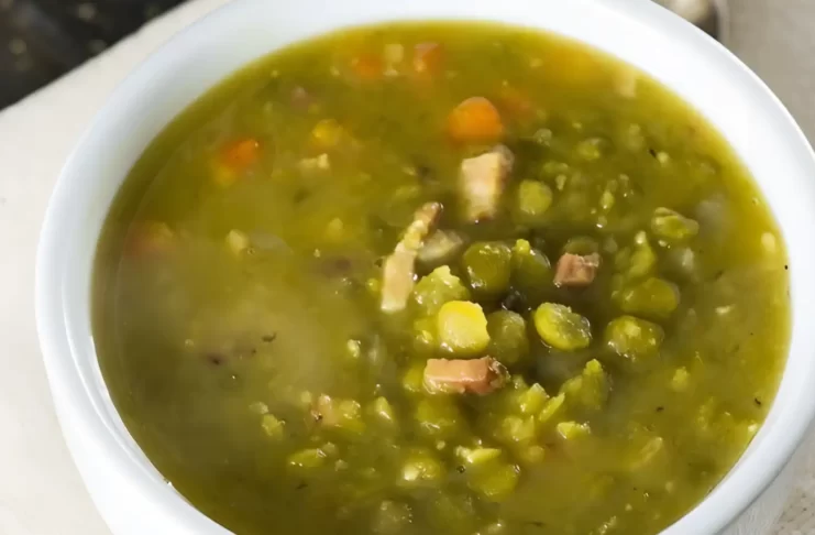 Sopa de Ervilha Seca para Janta ou Dias Frios